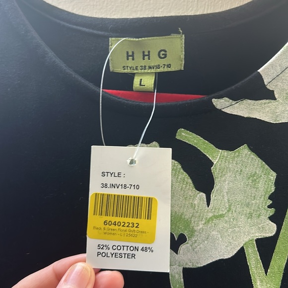 Pretty black shift dress with flower design. BNWT. - Picture 3 of 4